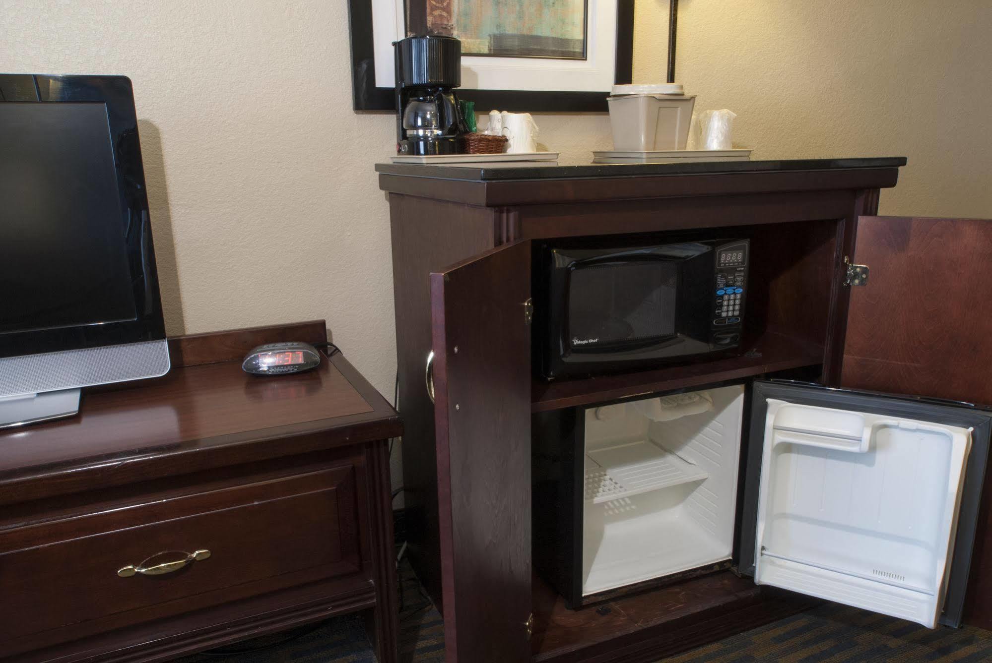 Lamplighter Inn And Suites - North Springfield Eksteriør billede