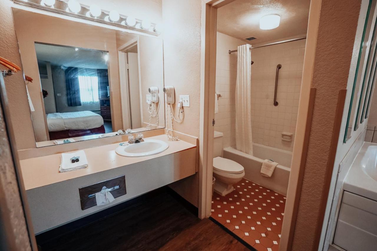 Lamplighter Inn And Suites - North Springfield Eksteriør billede